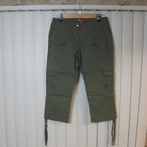 NWT Guess green capri cargo pants S small